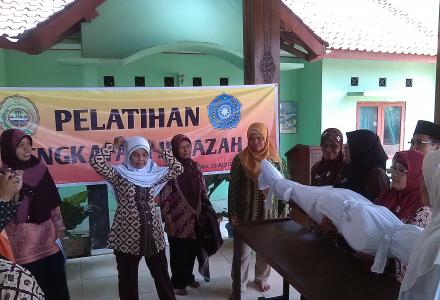 PKK DESA TERONG MENGADAKAN PELATIHAN PEMULASARAAN JENAZAH